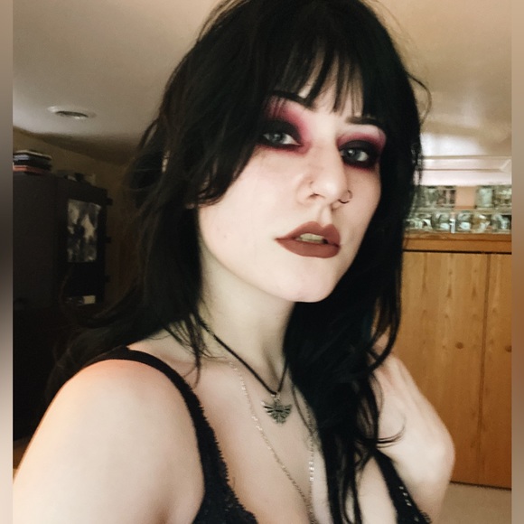 Meet your Posher, Kara - Picture 5 of 5